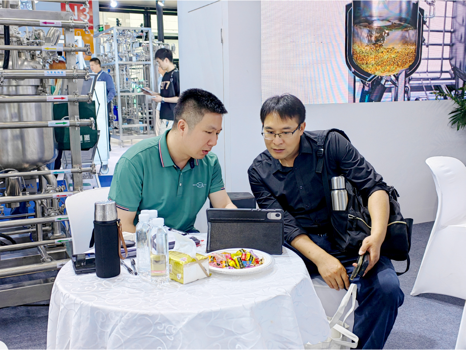 Live Coverage of CPHI & PMEC China 2025 | Jhenten Machinerys Shanghai Exhibition: A Crowd Sensation with Non-Stop Excitement!!(圖3)