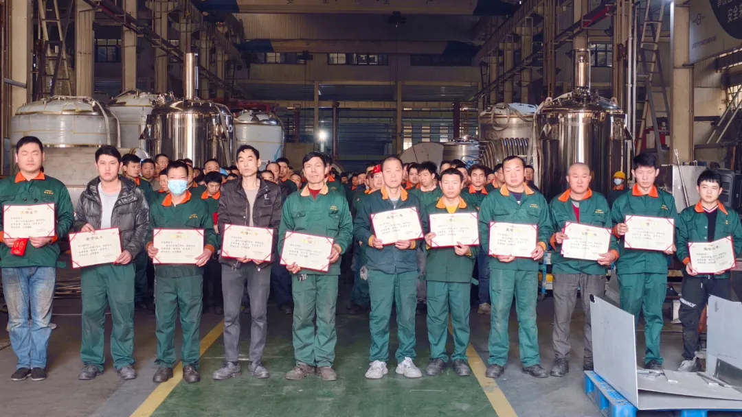 鎮(zhèn)田機械2024年優(yōu)秀員工頒獎儀式圓滿舉行(圖3) 鎮(zhèn)田機械2024年優(yōu)秀員工頒獎儀式圓滿舉行(圖3)